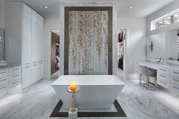 A stunning bathroom suite.
