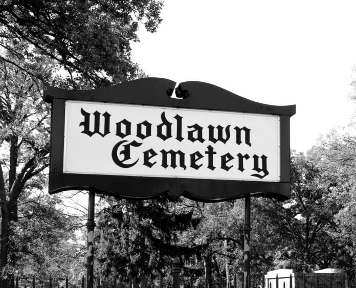 Woodlawn Cemetery sign
